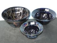 736 · GROUP OF 3 POTTERY BOWLS, SIGN
