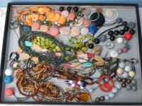 776 · TRAY OF DECORATIVE COSTUME JEW