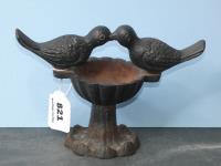 CAST IRON MINIATURE BIRD BATH