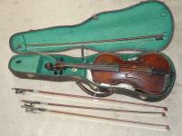 825 · CASED VINTAGE VIOLIN & 4 ASSOR