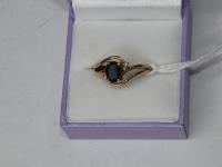 845 · 9CT GOLD ONYX SET RING