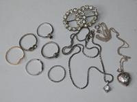 877 · ASSORTED JEWELLERY INCLUDING R