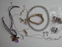 886 · VARIOUS JEWELLERY INCLUDING SW