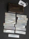 892 · GEORGIAN SNUFF BOX WITH NACRE
