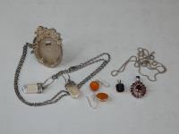 901 · VARIOUS PENDANTS, EARRINGS ETC