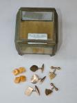 915 · CASKET OF GOLD PLATED CUFFLINK
