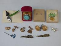 916 · VARIOUS JEWELLERY INCLUDING EA
