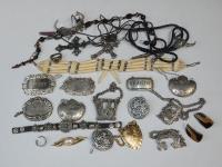 937 · ASSORTED WINE LABELS & JEWELLE