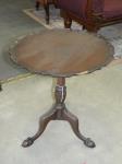 1072 · GEORGIAN MAHOGANY SNAP TOP PIE