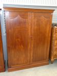 1093 · CEDAR SHIELD PANEL WARDROBE C1
