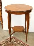 1099 · AN OAK CIRCULAR SIDE TABLE H-7