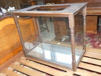 1105 · VICTORIAN MAHOGANY DISPLAY CAB