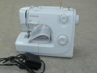 1275 · SINGER SEWING MACHINE 8280 - G
