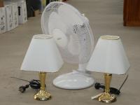 1340 · PAIR OF BEDSIDE LAMPS & A FAN
