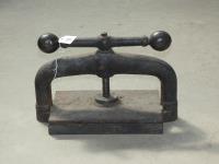1445 · VINTAGE CAST IRON BOOK PRESS H