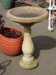 1790 · CONCRETE BIRD BATH H-67 CM
