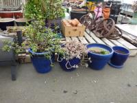 1822 · 4 VARIOUS BLUE GLAZED PLANTERS