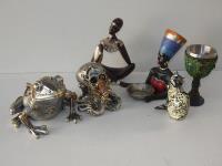 384 · 6 FIGURINES