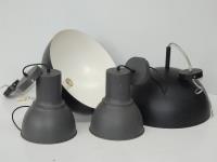 425 · 4 BLACK PENDANT LIGHT FITTINGS
