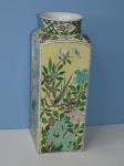 693 · CHINESE FAMILLE VERTE CANISTER