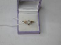 9ct Gold Foliate Set Ring