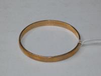 886 · 9CT GOLD BANGLE 34.8G