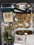912 · BOX OF ASSORTED JEWELLERY