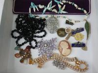 TRAY OF ASSORTED JEWELLERY, BA