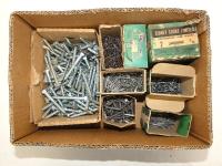 1526 · BOX OF VARIOUS FASTENERS