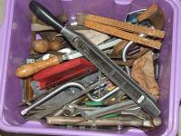 1616 · TUB WITH HAND TOOLS ETC