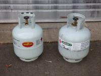 1688 · 2 X 8.5 KG GAS BOTTLES