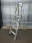 1689 · BAILEY METAL STEP LADDER