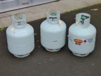 1706 · 3 X 8.5 KG GAS BOTTLES