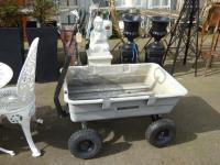 1718 · GORILLA GARDEN CART