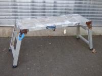 1725 · METAL FOLDING PLATFORM