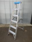 1732 · CONTRACTOR METAL STEP LADDER