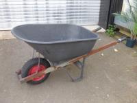 1733 · BLACK POLY TUB WHEELBARROW