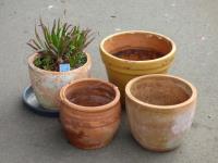 4 TERRACOTTA PLANTERS & A POTT