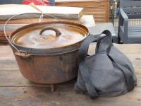 1827 · SPINIFEX CAST IRON CAMP OVEN W