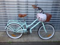 1903 · LIGHT GREEN GIRLS BICYCLE WITH