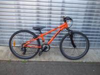 1904 · 'TREK' YOUTHS MOUNTAIN BIKE