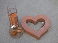 1947 · METAL HEART, WIRE BASKETS, CAS