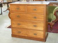 989 · MAHOGANY CHEST OF DRAWERS C188