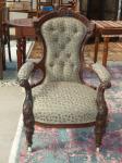 1066 · CARVED VICTORIAN MAHOGANY UPHO