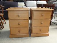 1221 · PAIR OAK 3 DRAWER BEDSIDE CHES