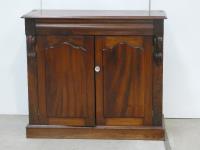 45 · VICTORIAN CEDAR CHIFFONIER BAS