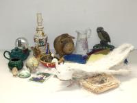 414 · BOX OF CAPODIMONTE LAMP, FEATH